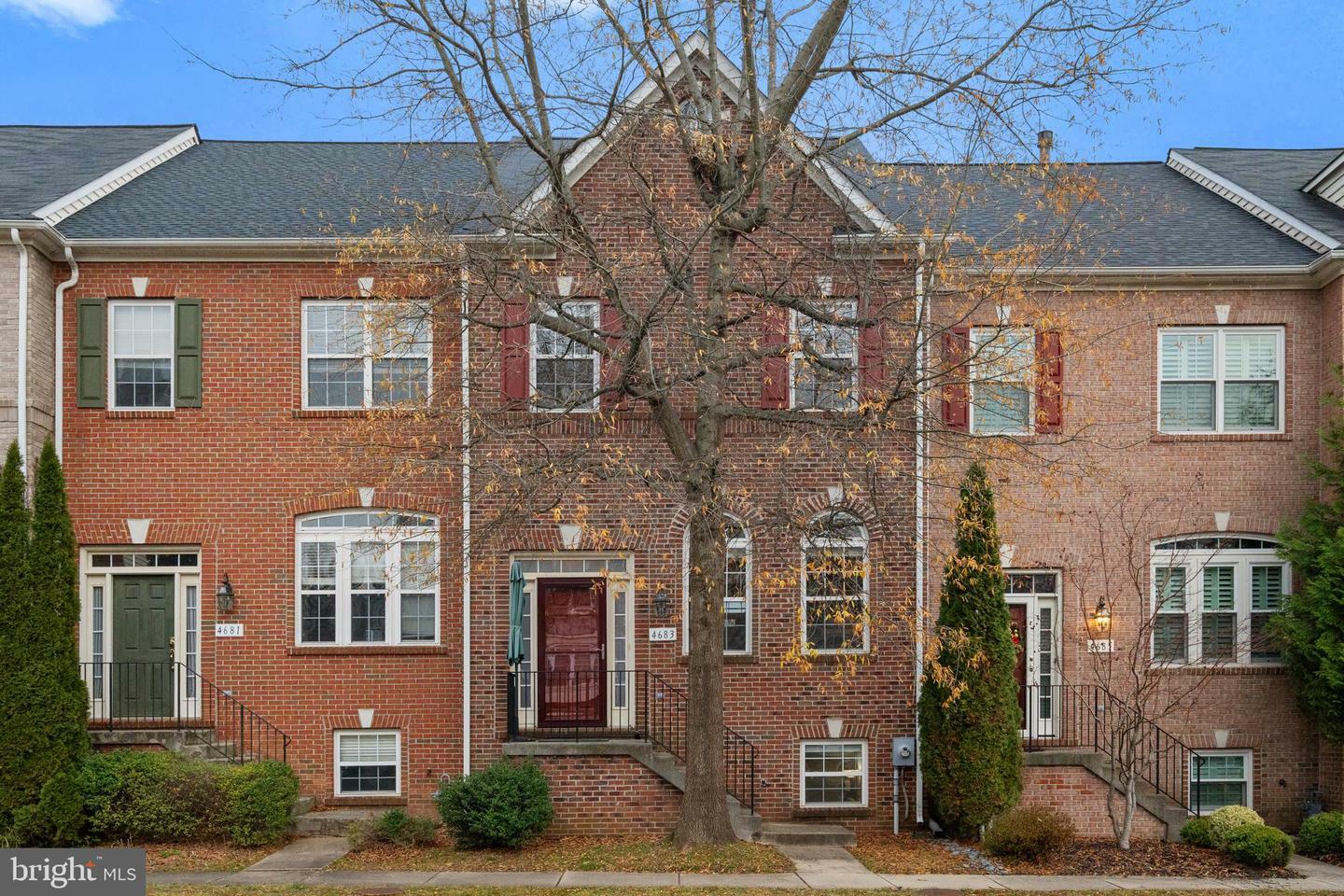 Property Photo: 4683 Carisbrooke Lane VA 22030