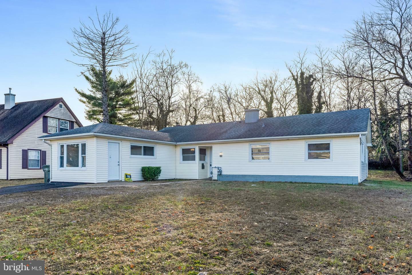 Property Photo:  29 Sussex Drive  NJ 08046 