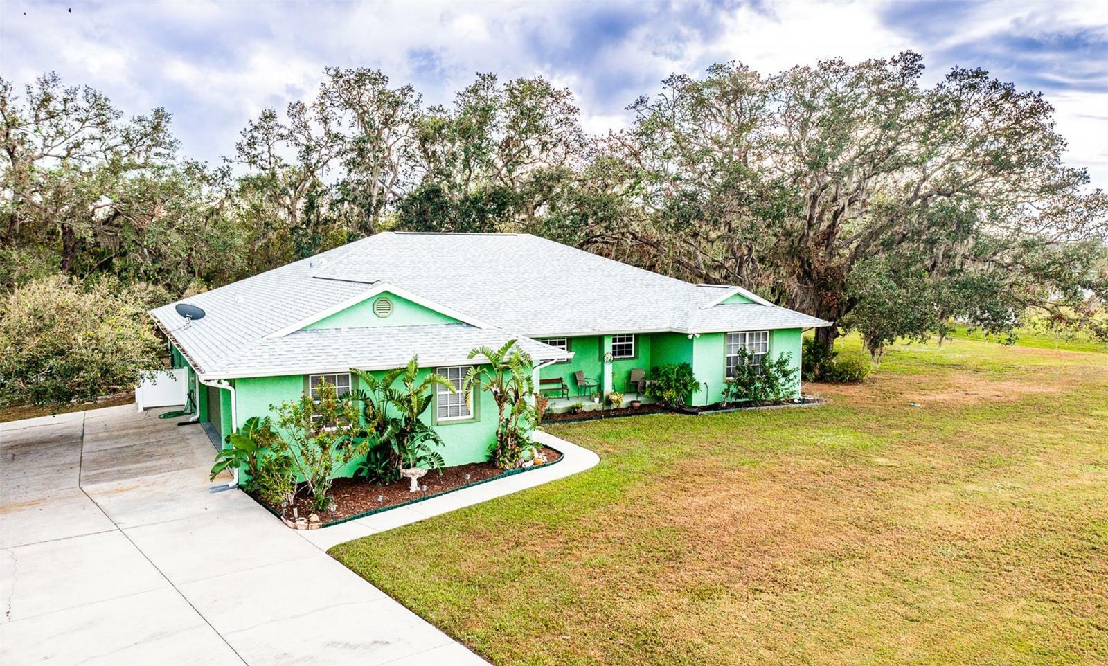 Property Photo:  1496 Palm View Road  FL 34240 