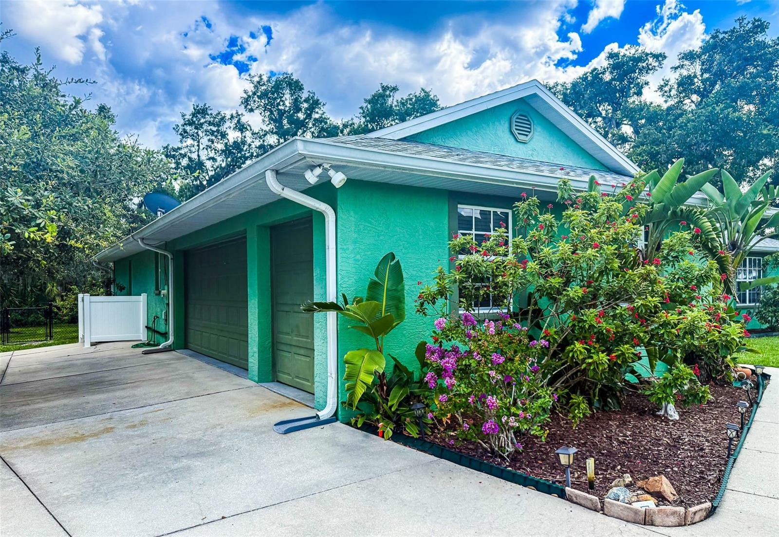 Property Photo: 1496 Palm View Road FL 34240