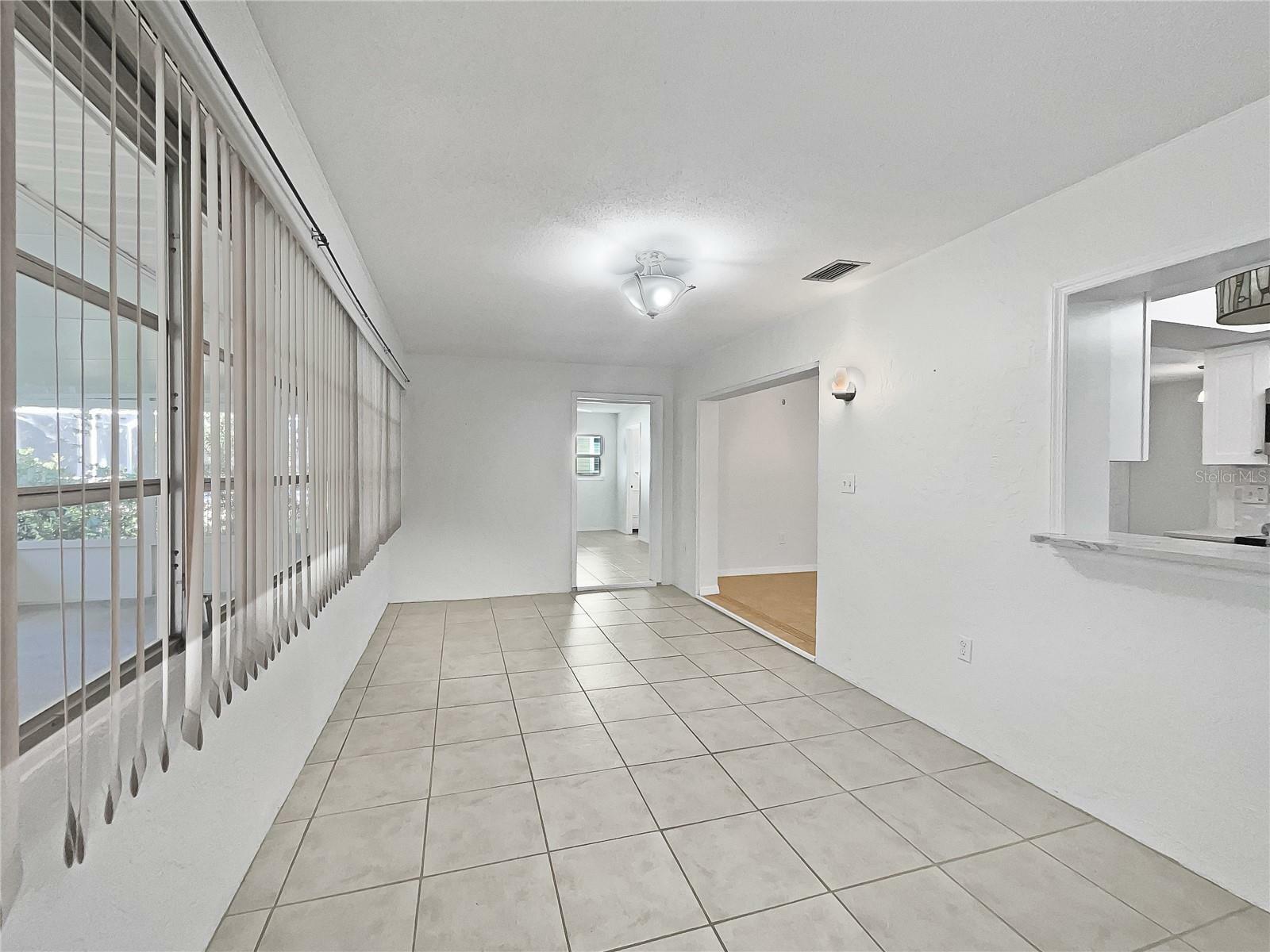 Property Photo:  2448 S Daytona Avenue  FL 32136 