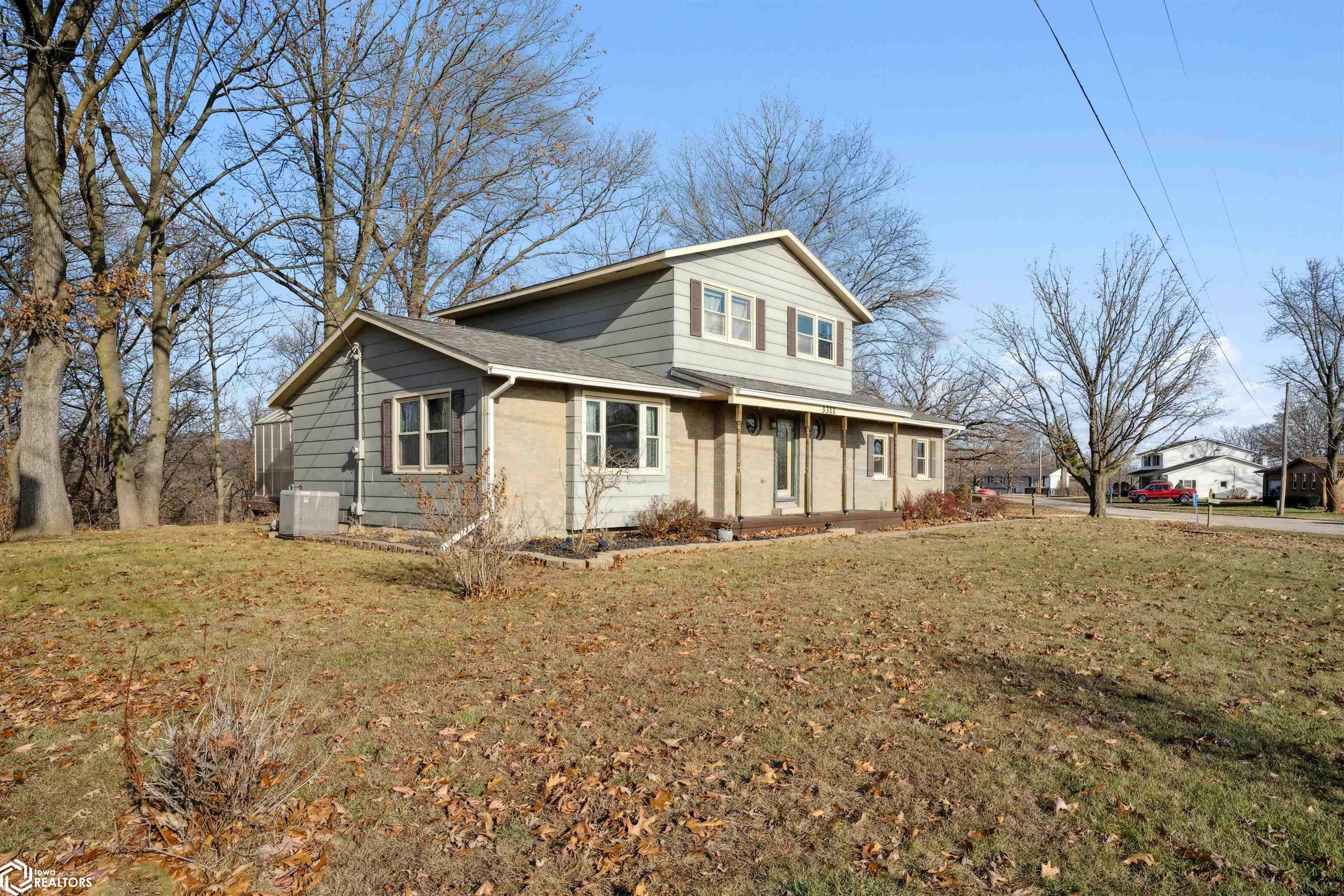 Property Photo:  3311 Country Club Lane  IA 52627 