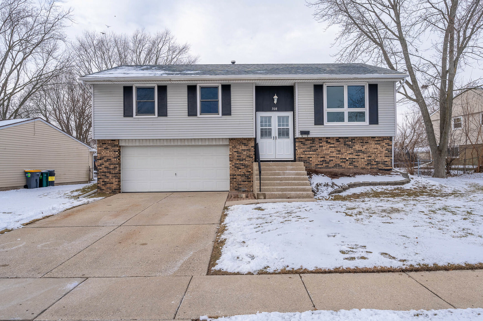 308 Evans Court  Streamwood IL 60107 photo
