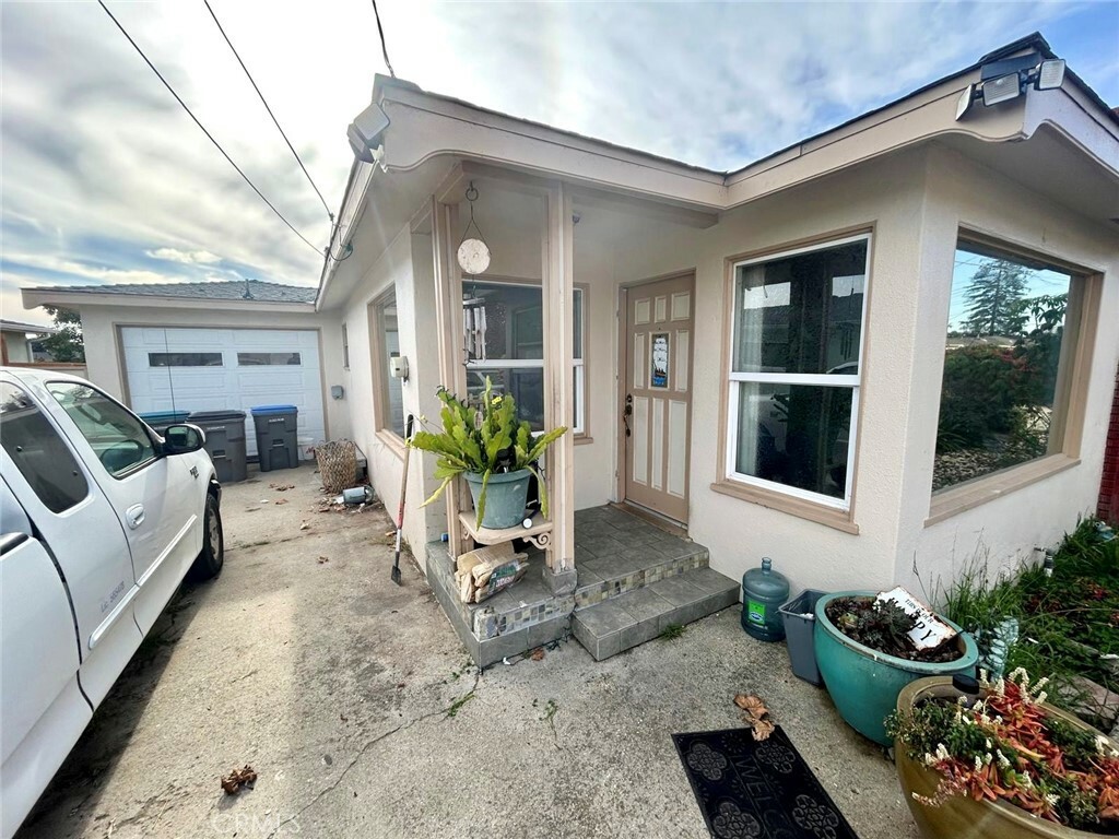 Property Photo:  1049 Sunset Drive  CA 93420 