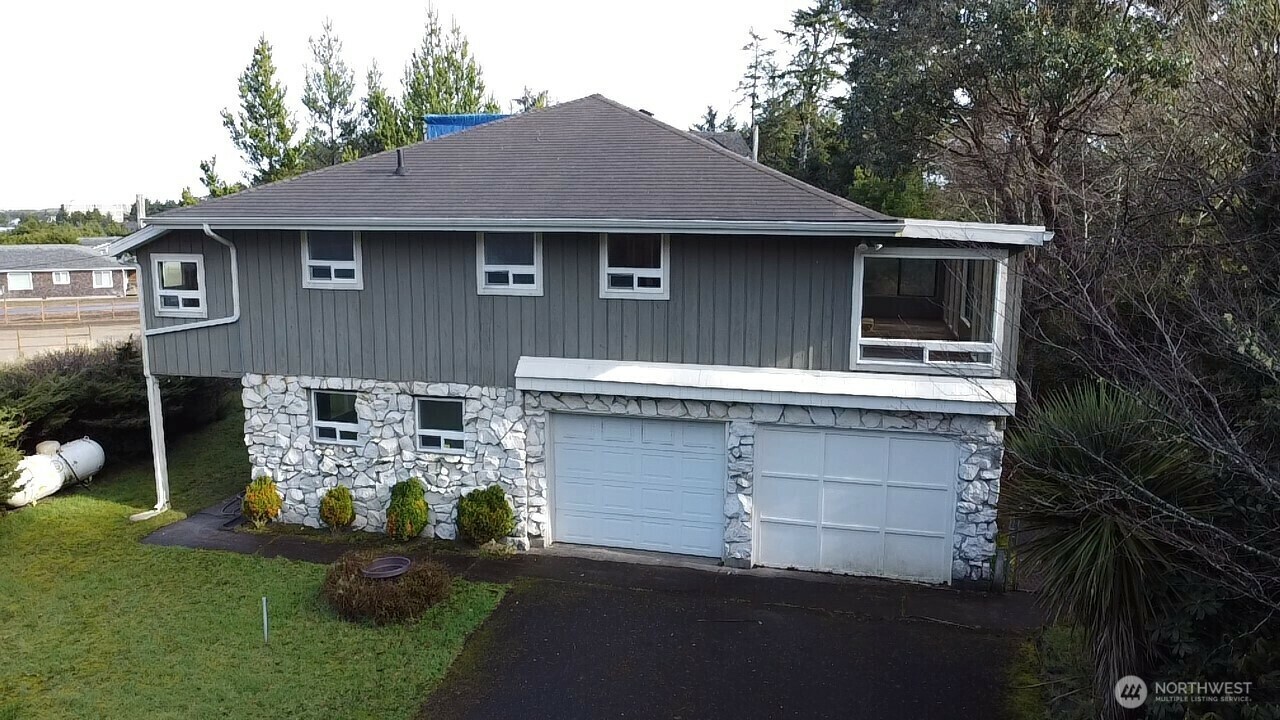 Property Photo: 31004 J Place WA 98640
