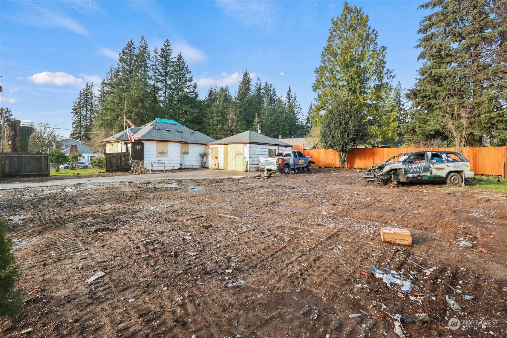 Property Photo:  6917  Morgan Road  WA 98203 