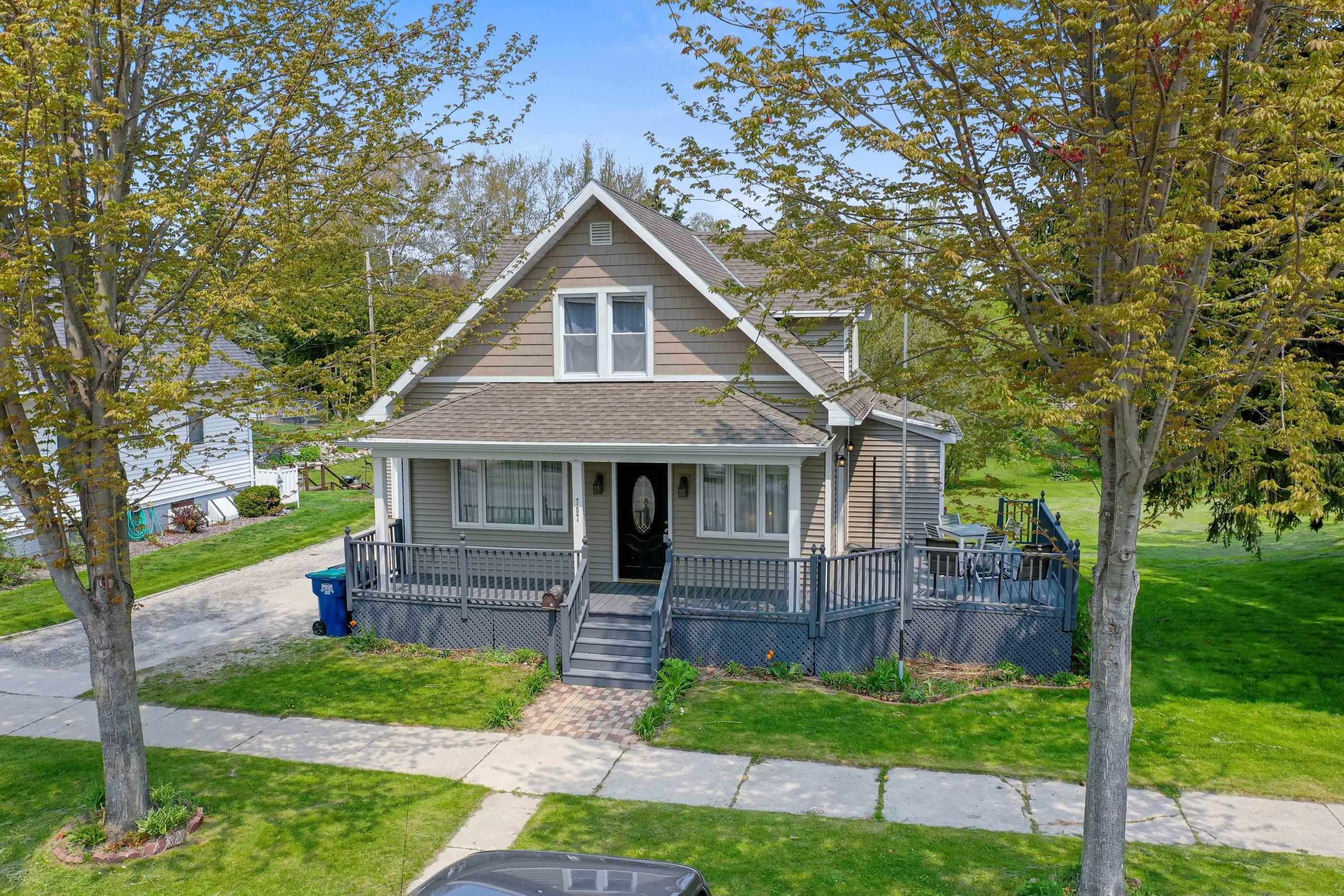 Property Photo:  707 Rose Street  WI 54216 