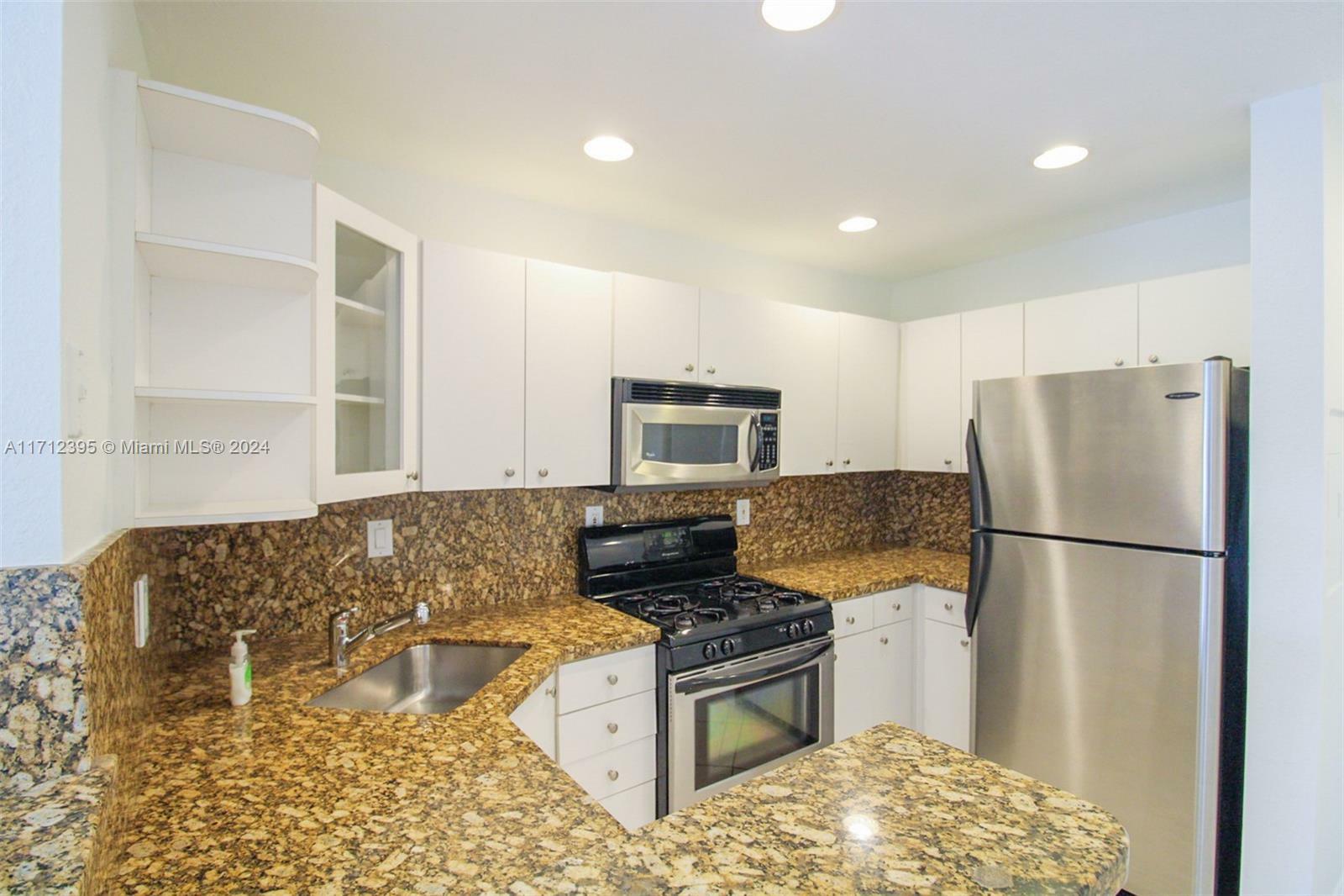 Property Photo:  8600 SW 67th Ave 921  FL 33156 