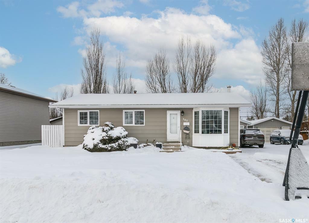 Property Photo:  107 Victor Terrace  SK S0K 1E0 