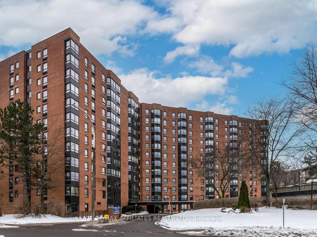 Property Photo: 80 Sandcastle Drive 914 ON K2H 9E7