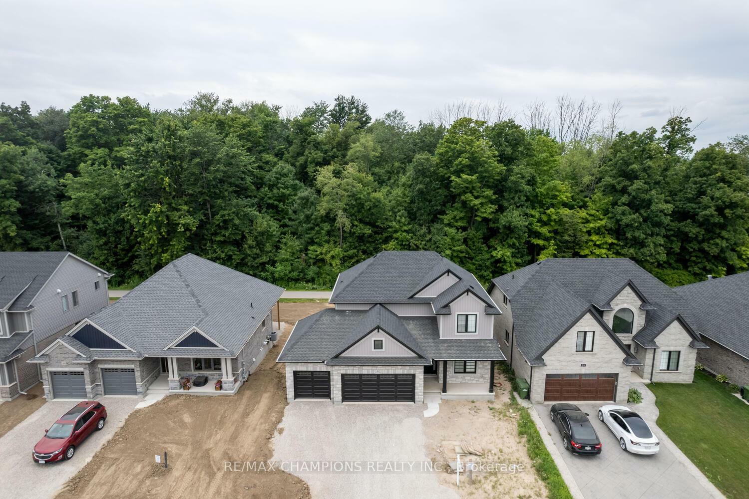 Property Photo: 42 Acorn Trail ON N5R 0H8
