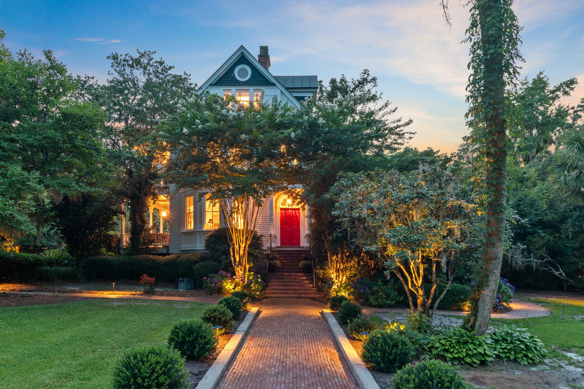 Property Photo: 208 Sumter Avenue SC 29483