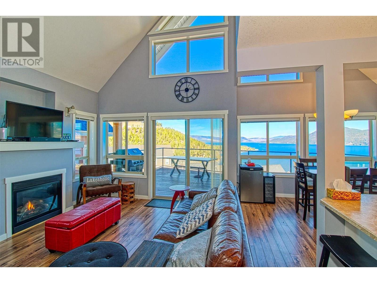 Photo de la propriété: 6804 Santiago Loop North 157 BC V1Z 3R8