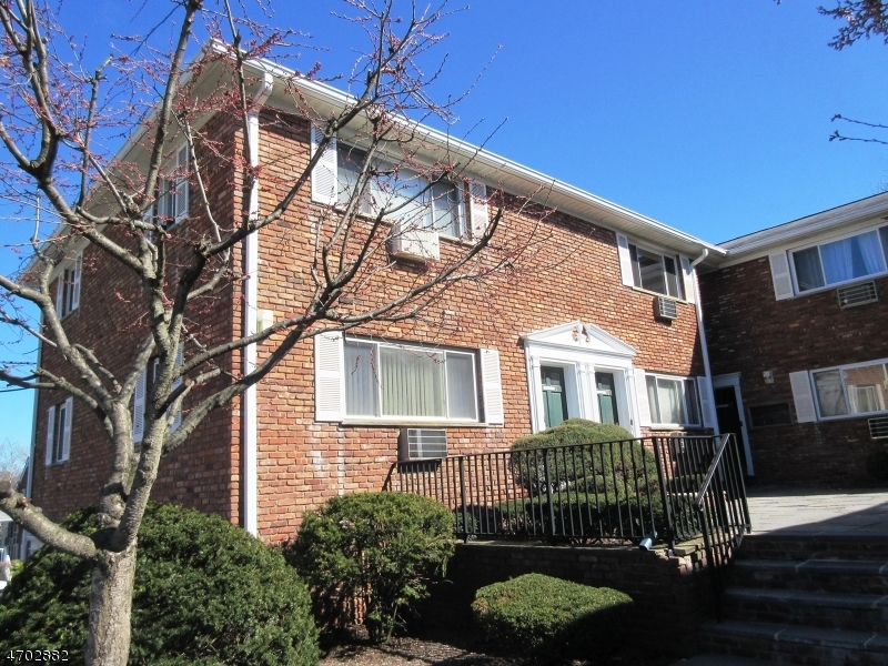 Property Photo:  104 N Beverwyck Rd  NJ 07034 