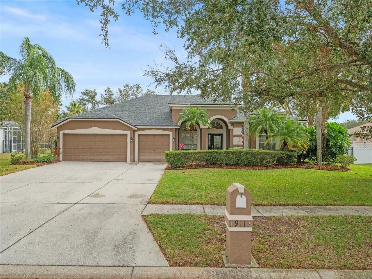 Property Photo:  19113 Larchmont Drive  FL 33556 