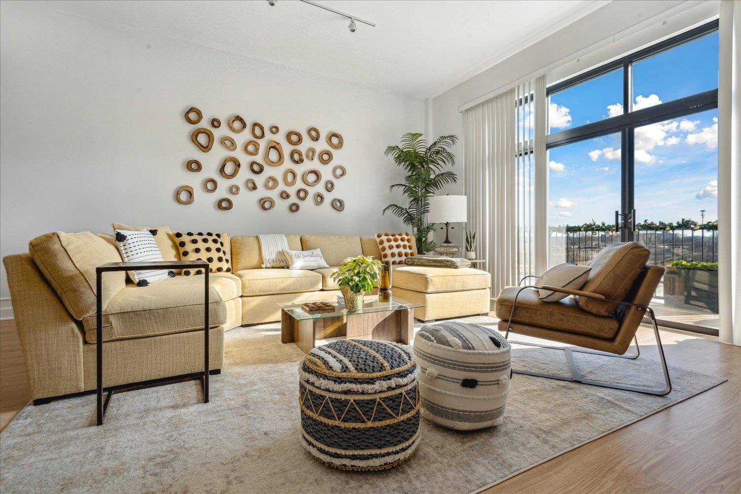 Property Photo: 648 S Riverside Dr 411 TN 38103