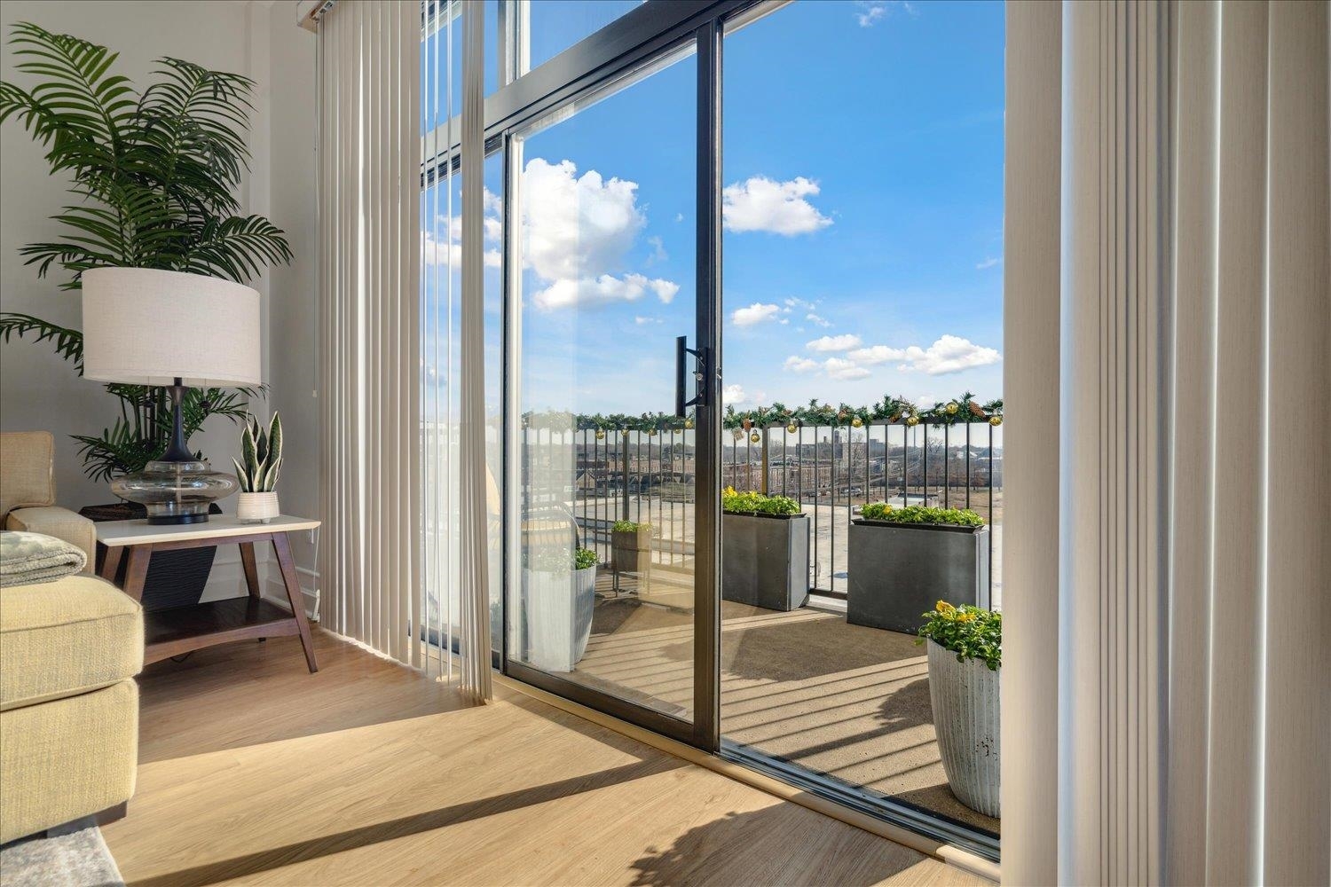 Property Photo: 648 S Riverside Dr 411 TN 38103