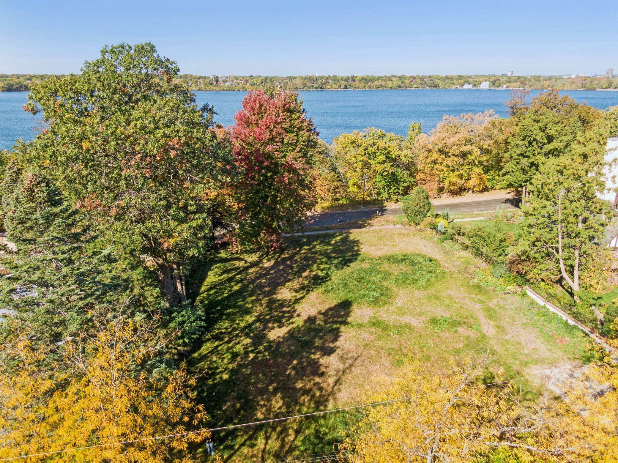 Property Photo:  4629 E Lake Harriet Parkway  MN 55419 