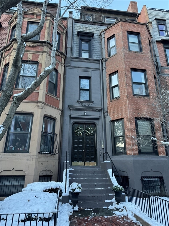 Property Photo:  377 Marlborough St 2  MA 02115 