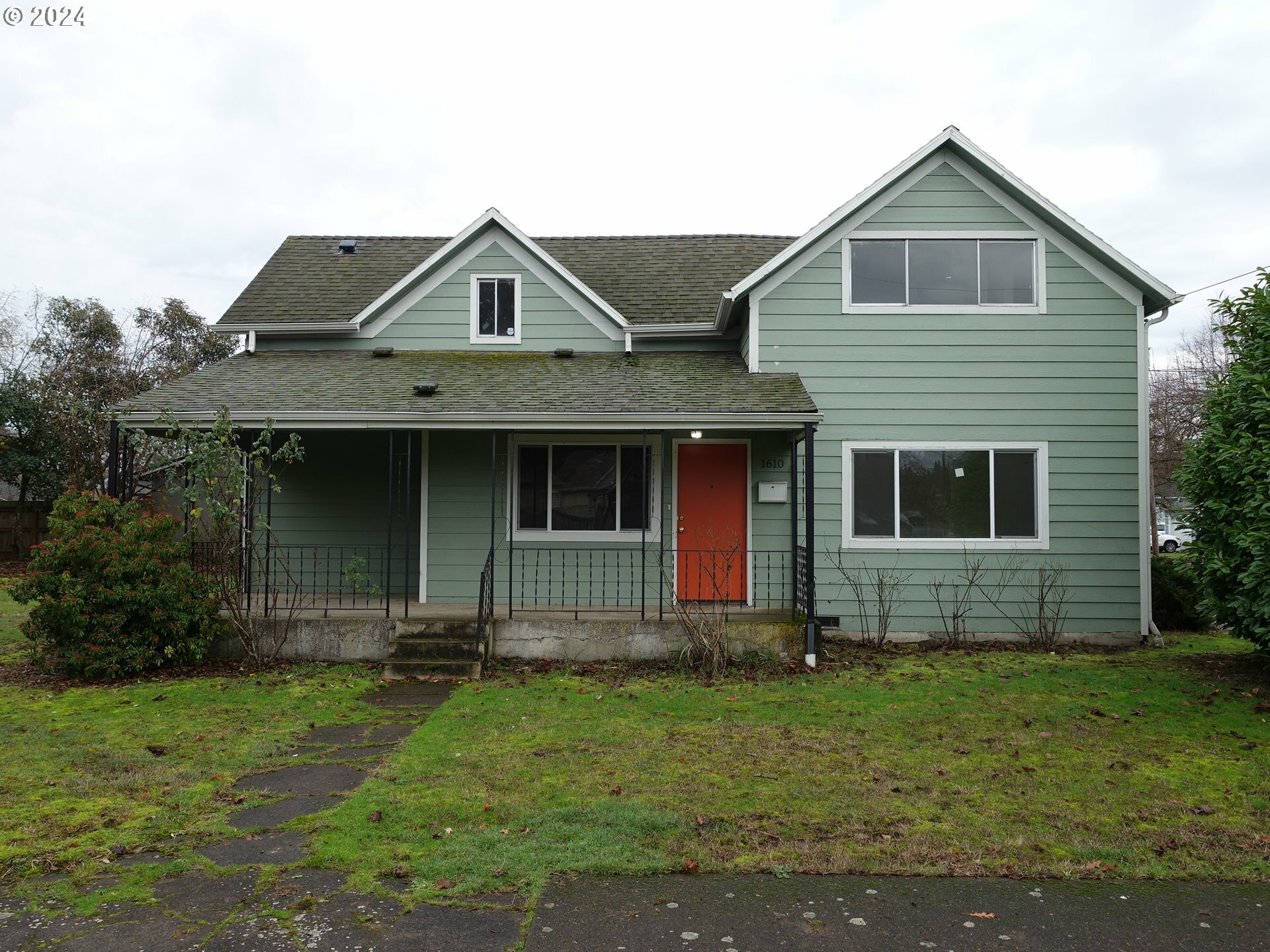 1610 Bellevue St SE  Salem OR 97301 photo