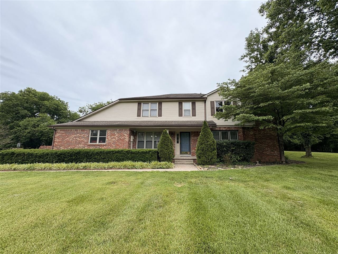 Property Photo: 712 Drakesborough Drive KY 42103