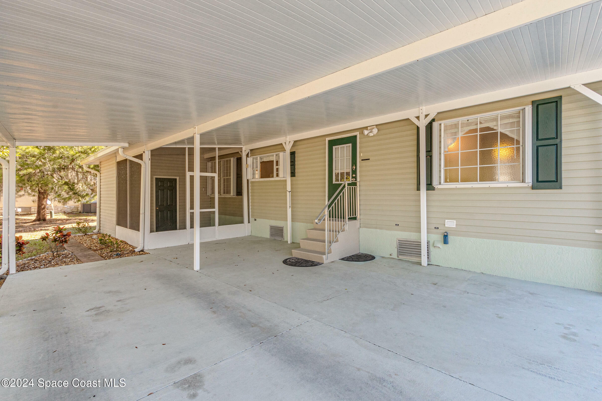 Property Photo:  339 Holiday Park Boulevard NE  FL 32907 