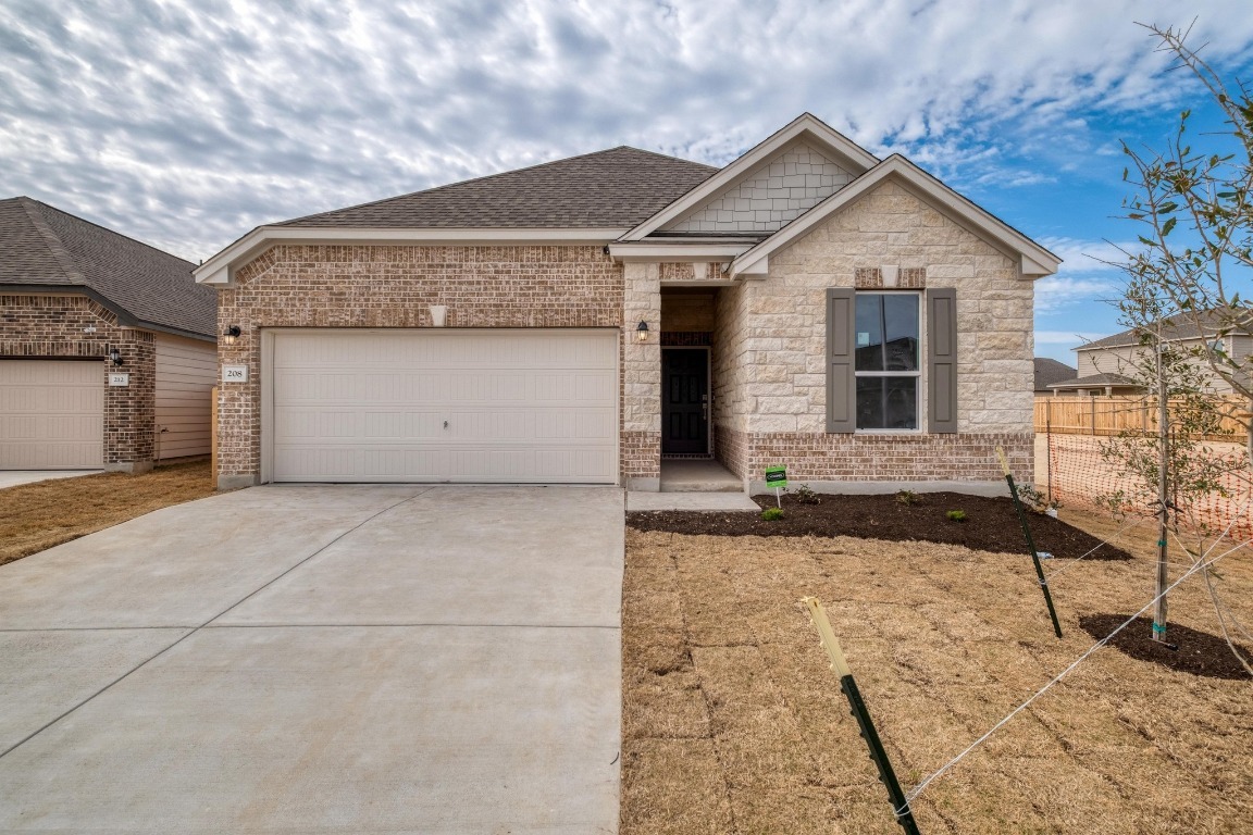 Property Photo: 208 Coastal Way TX 78628
