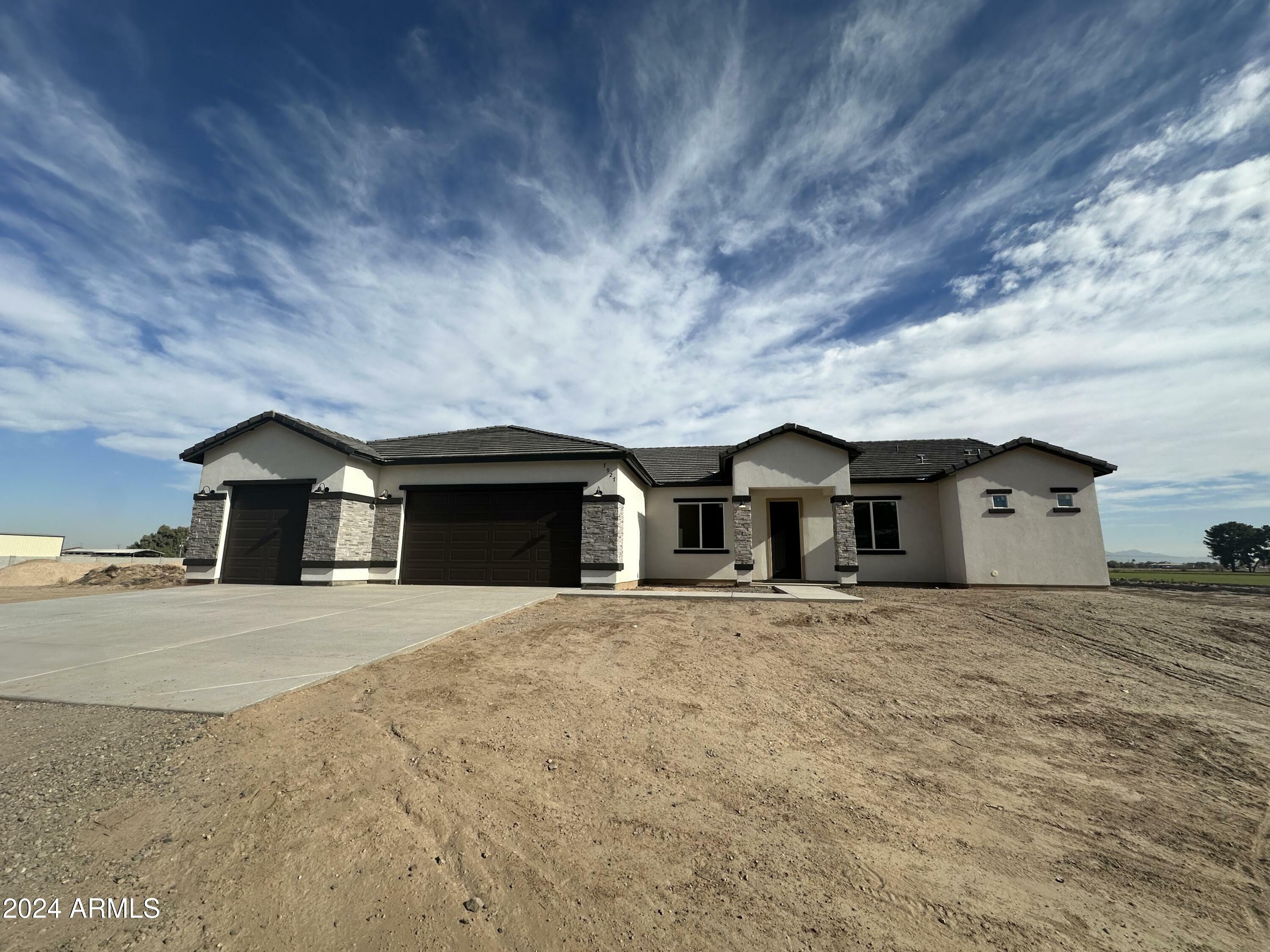 Property Photo:  7927 S 220th Lane  AZ 85326 