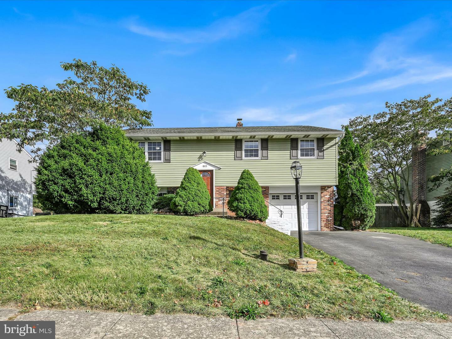 Property Photo: 805 Pomander Avenue PA 19606