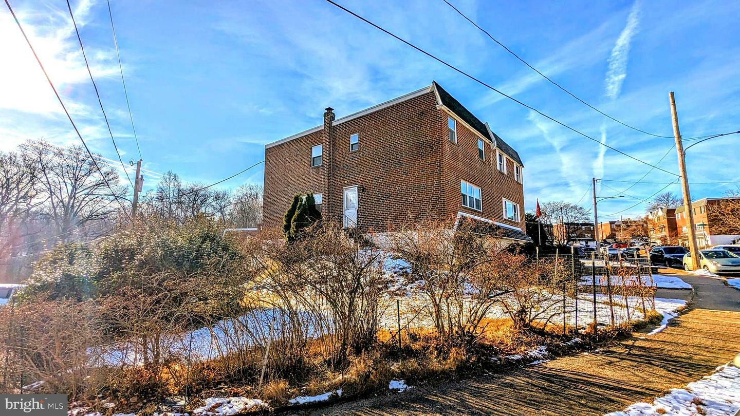 Property Photo:  857 Green Valley Drive  PA 19128 