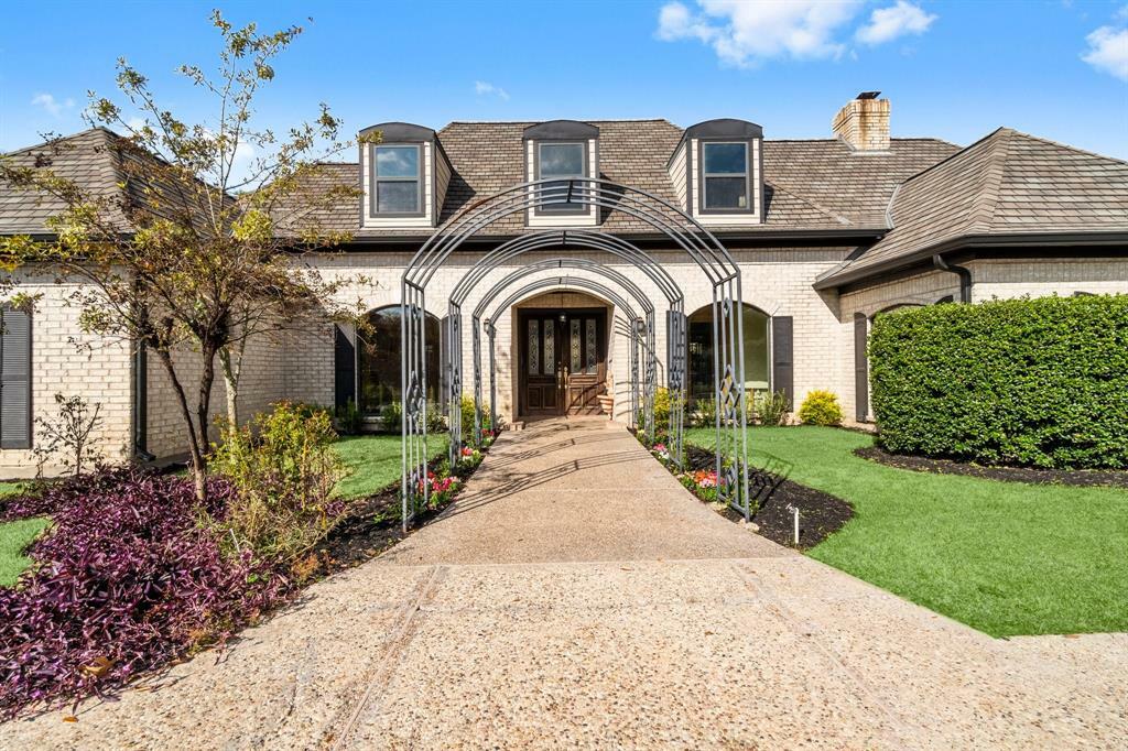 Property Photo: 242 Dawns Edge Drive TX 77356