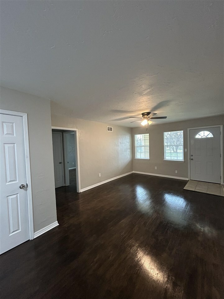 Property Photo:  825 NW 33rd Street  OK 73505 