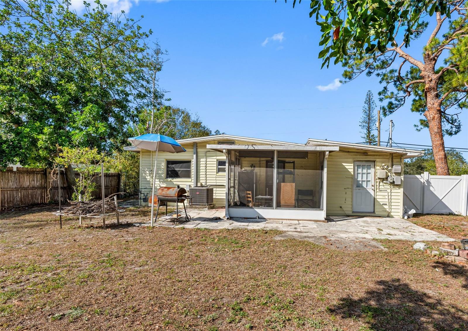 Property Photo:  538 Southwest Boulevard N  FL 33703 