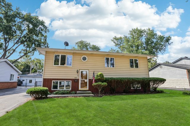 Property Photo: 2405 Martin Lane IL 60008