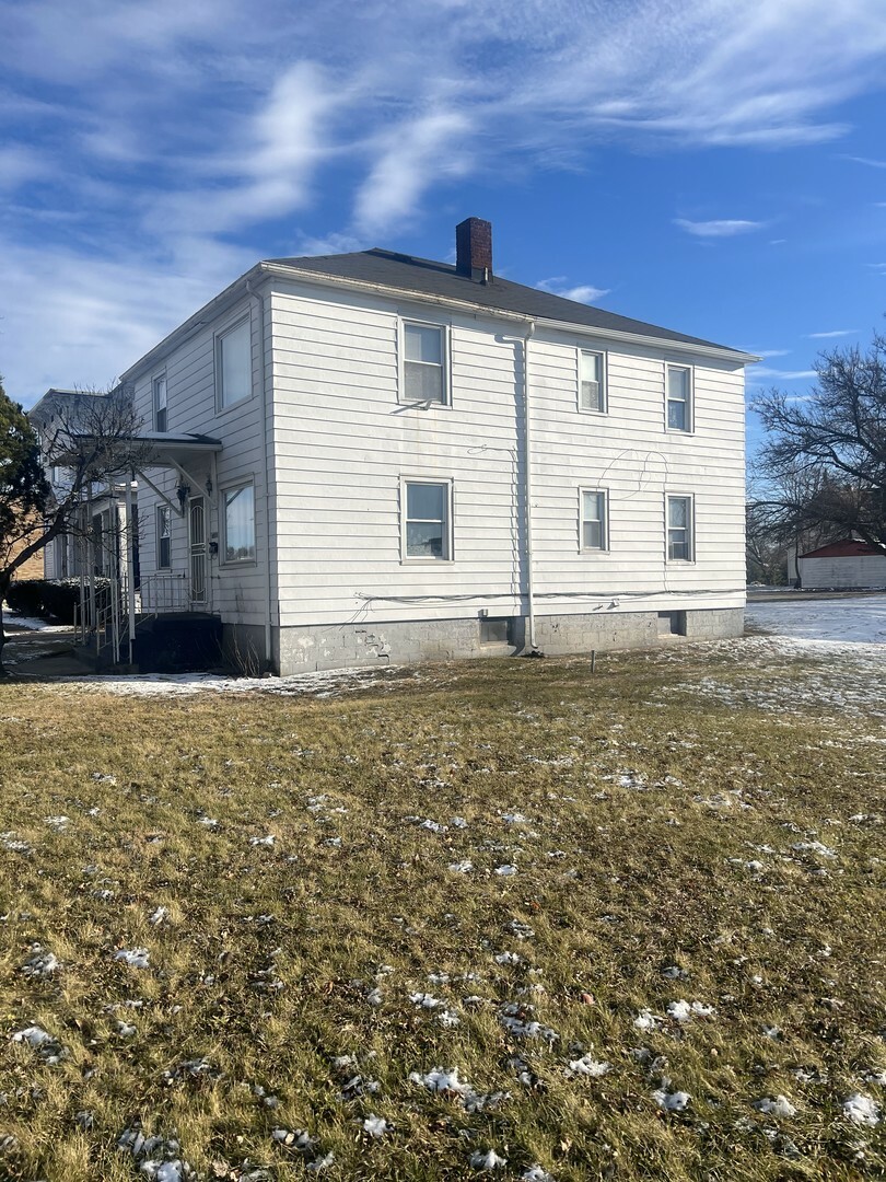 Property Photo: 1020 E Court Street IL 60901