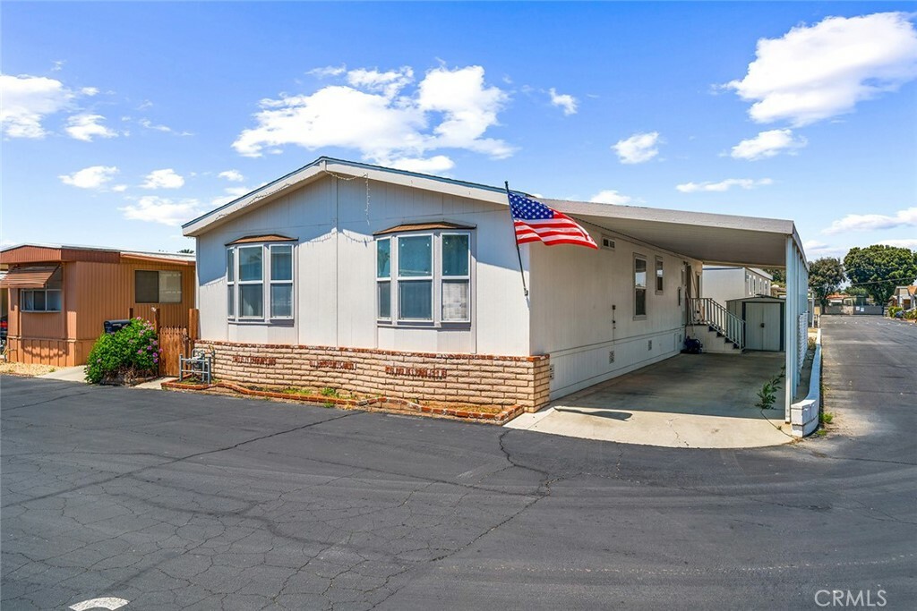 Property Photo: 675 W Oakland Avenue E2 CA 92543