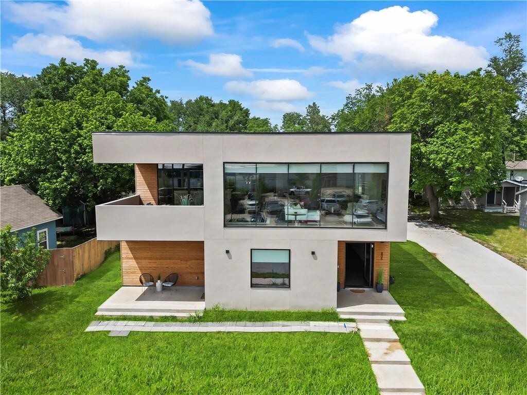 Property Photo: 805 SE 5th Street AR 72712