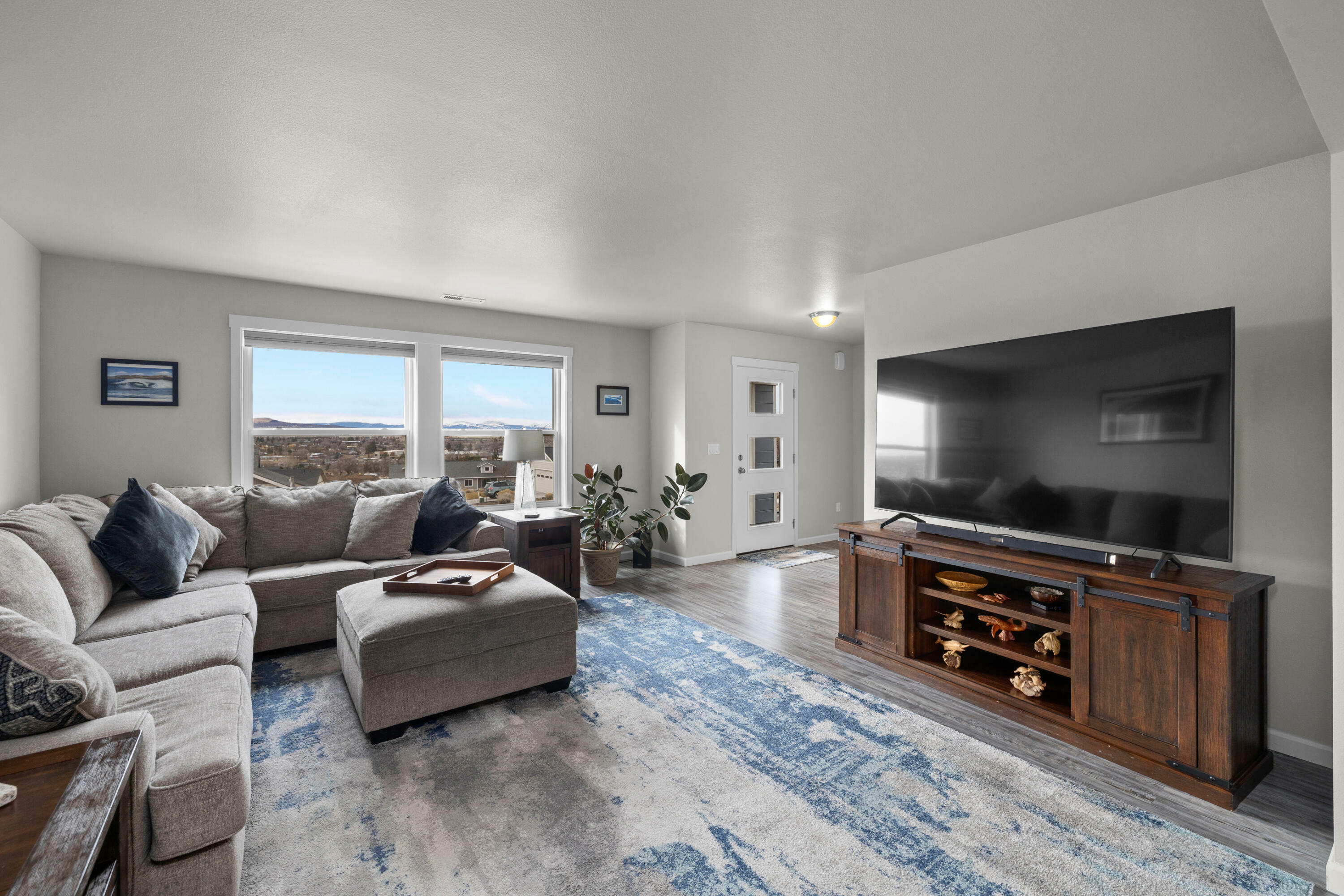 Property Photo: 433 SE Larkspur Drive OR 97741