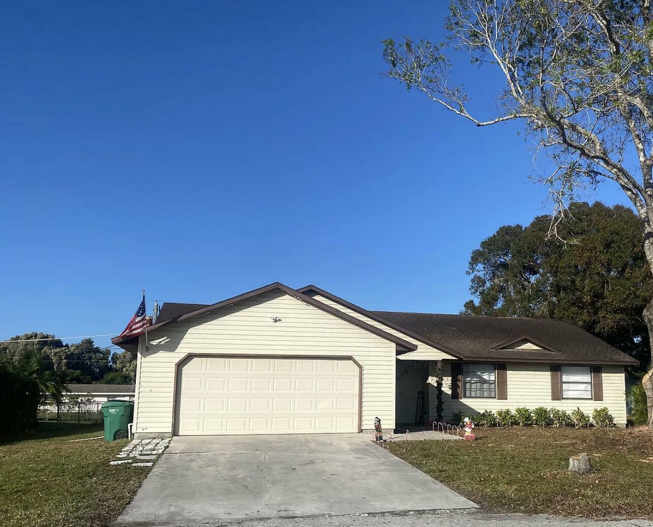 Property Photo:  2807 S 27th Street  FL 34981 