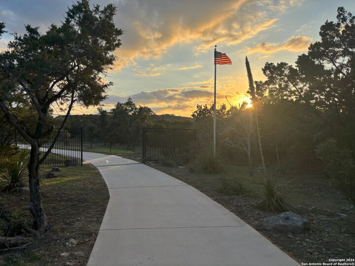 739 W Oak Estates Dr  San Antonio TX 78260 photo
