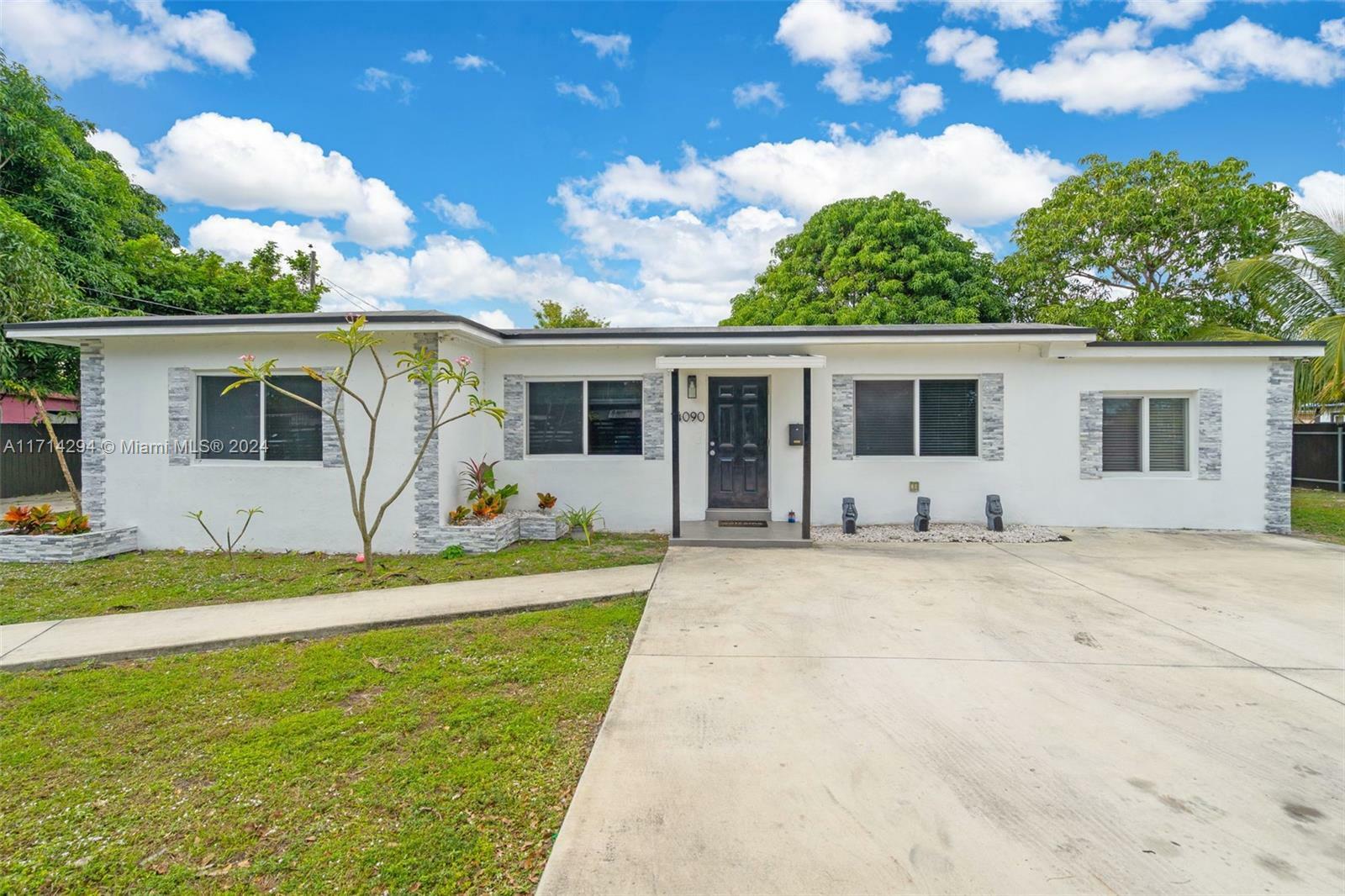 14090 NW 8th Ave  Miami FL 33168 photo
