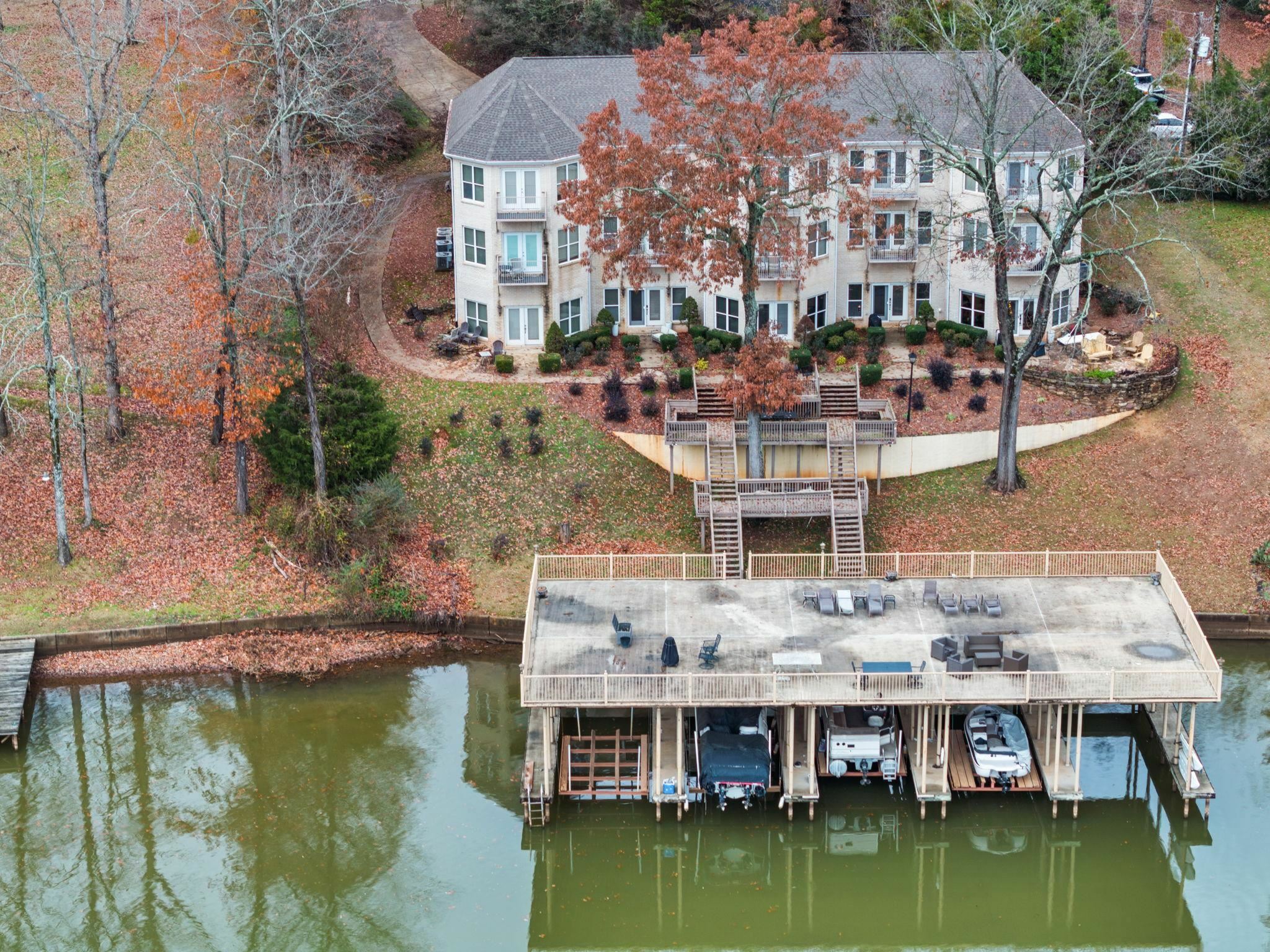 Property Photo: 687 Lakewood Dr AL 35661 - MUSCLE S