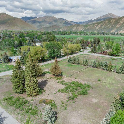 Property Photo:  17 Deer Creek Rd  ID 83333 