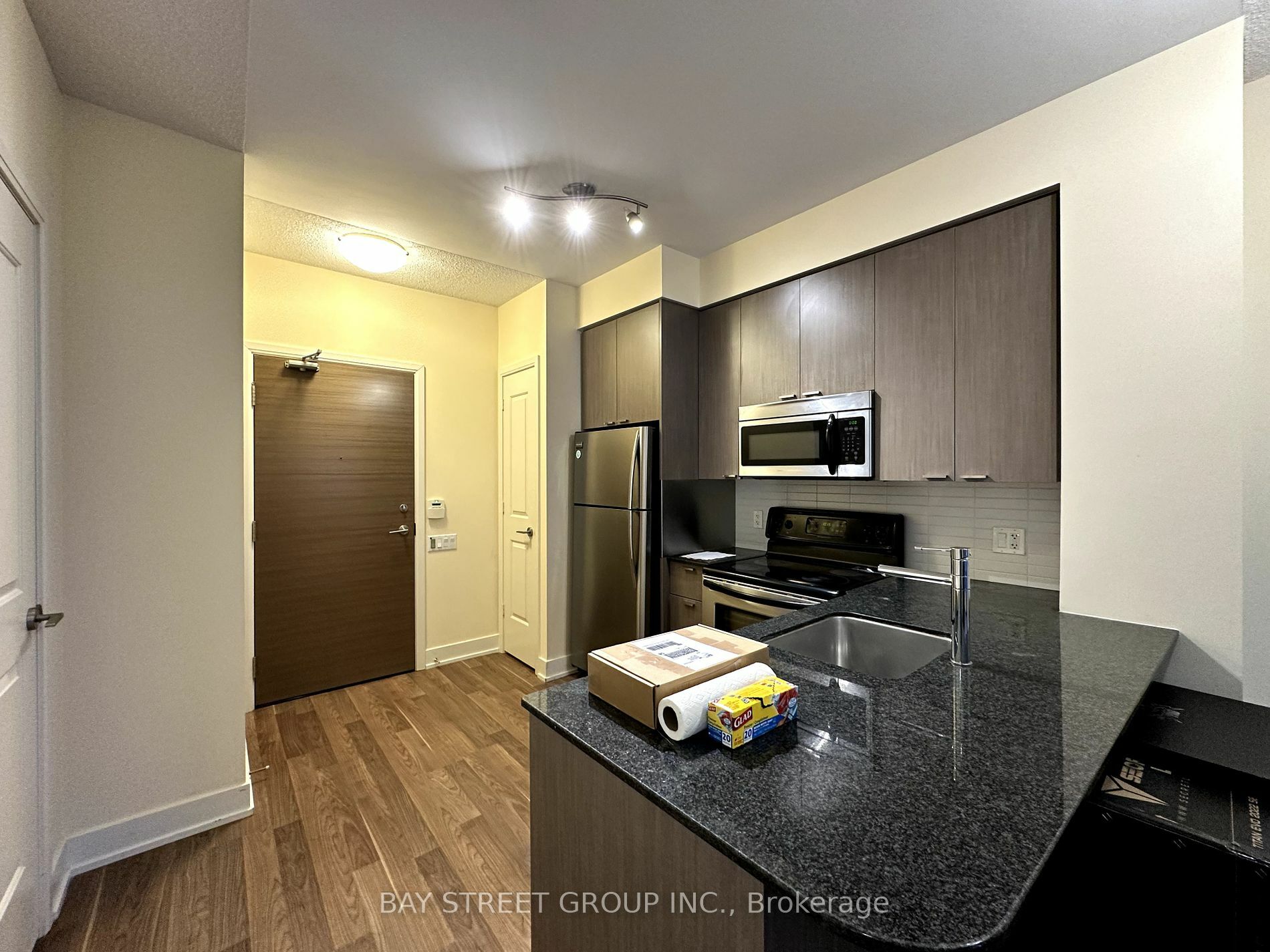 Property Photo:  23 Sheppard Ave E 2512  ON M2N 0C8 