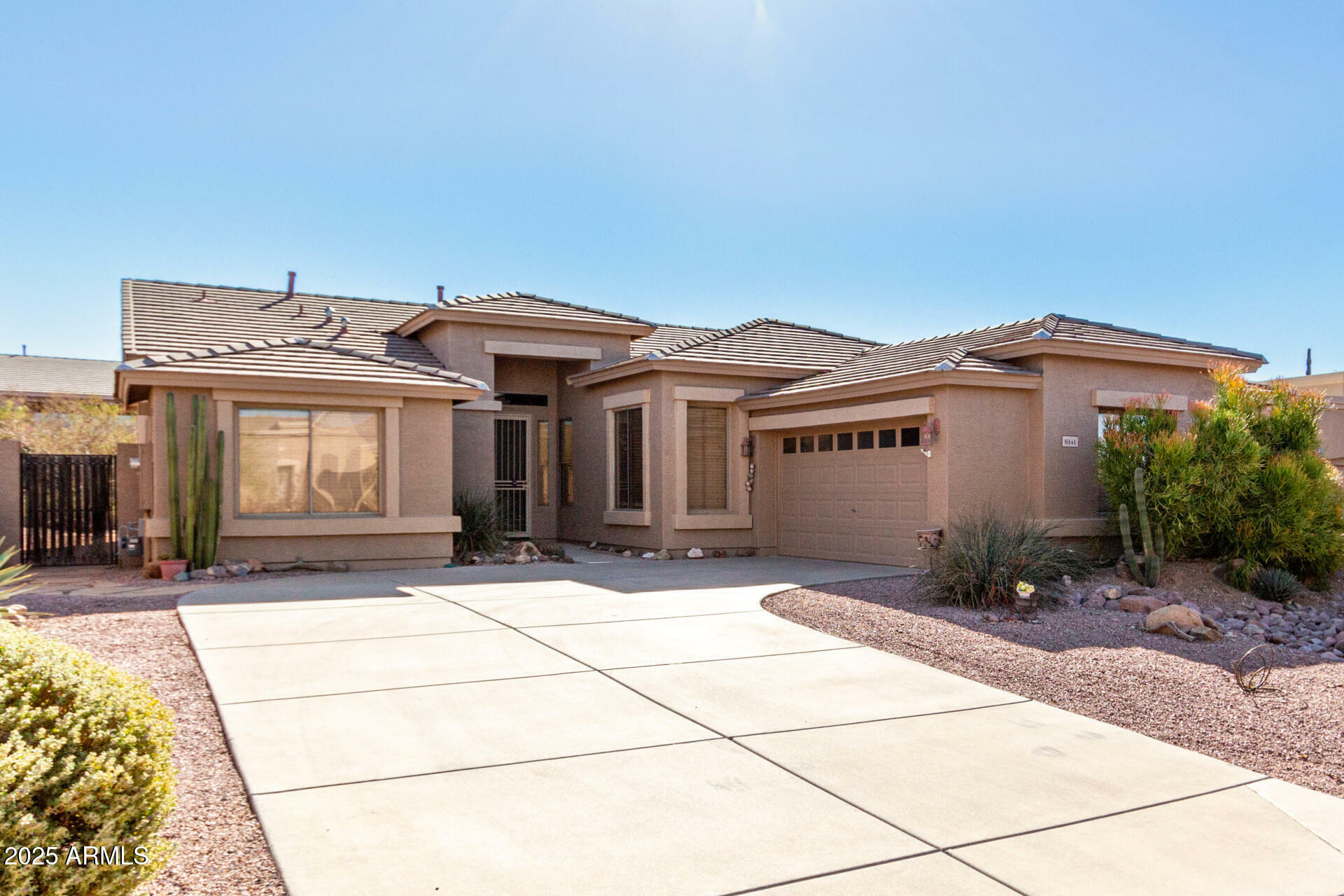 Property Photo:  8141 E Apache Plumb Drive  AZ 85118 