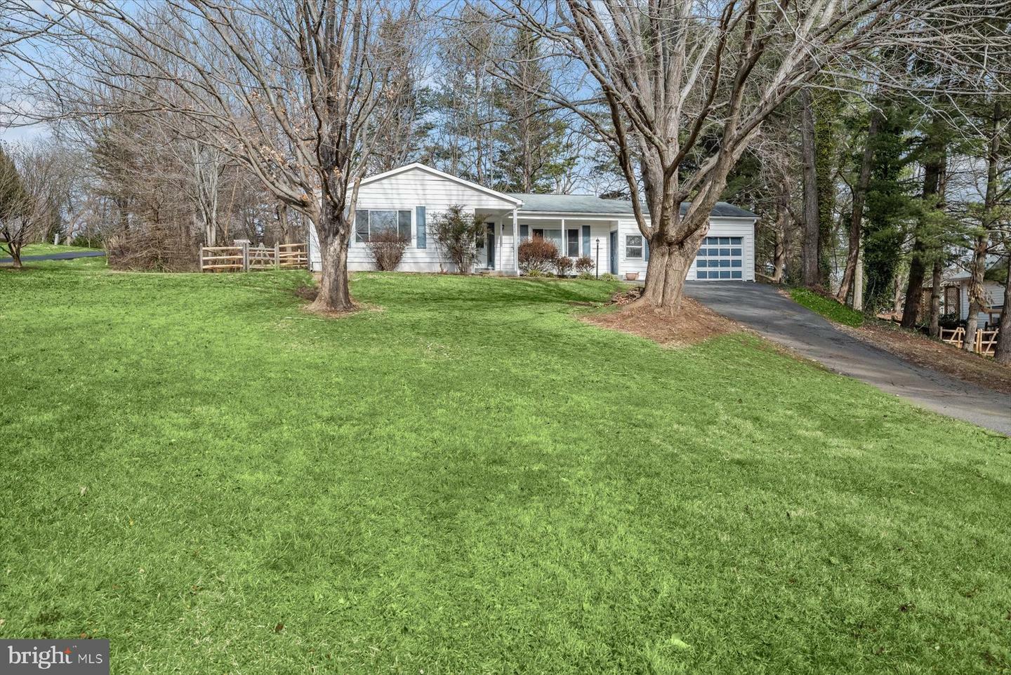 Property Photo: 9829 Moyer Road MD 20872