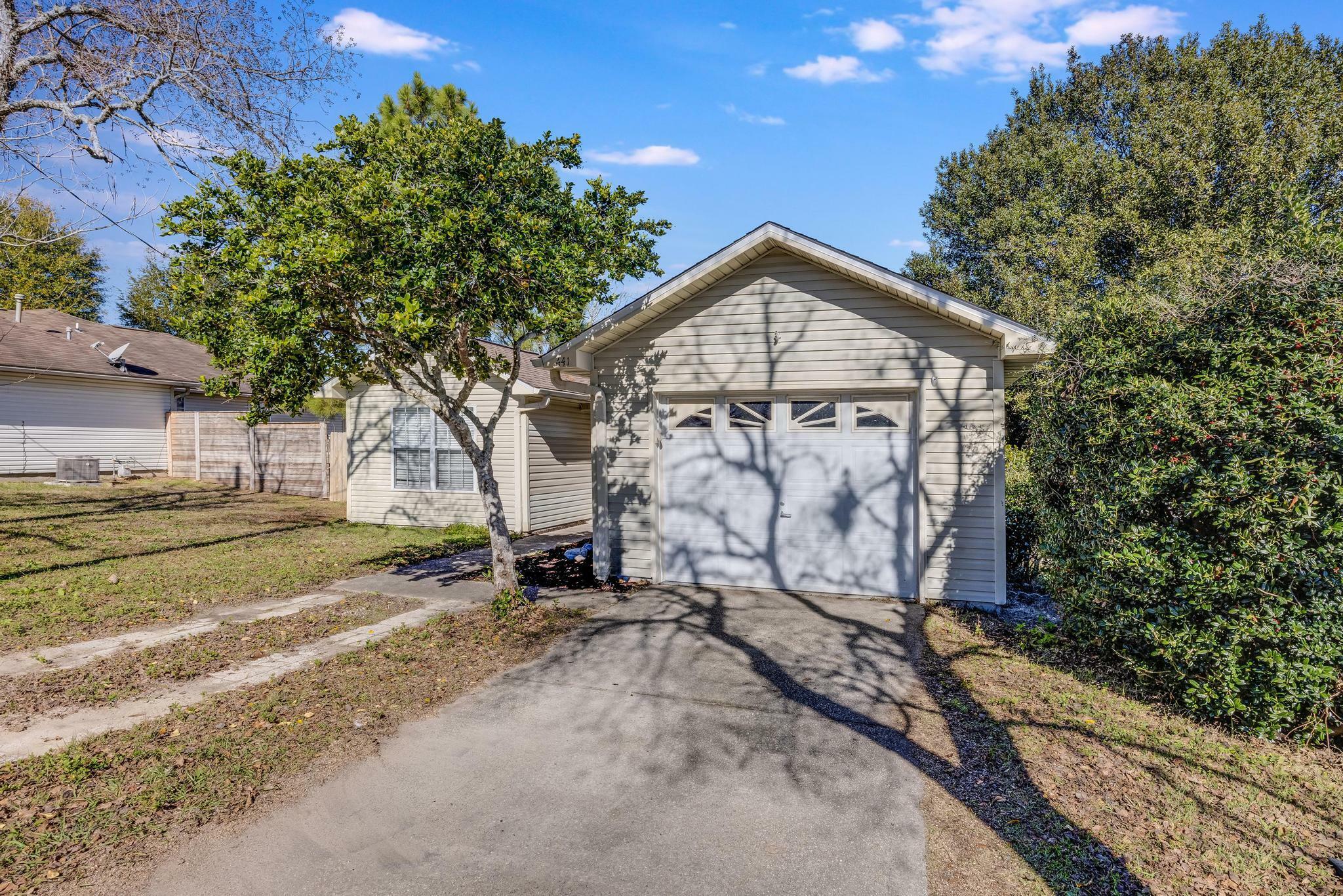 Property Photo:  441 Apple Drive Drive  FL 32536 