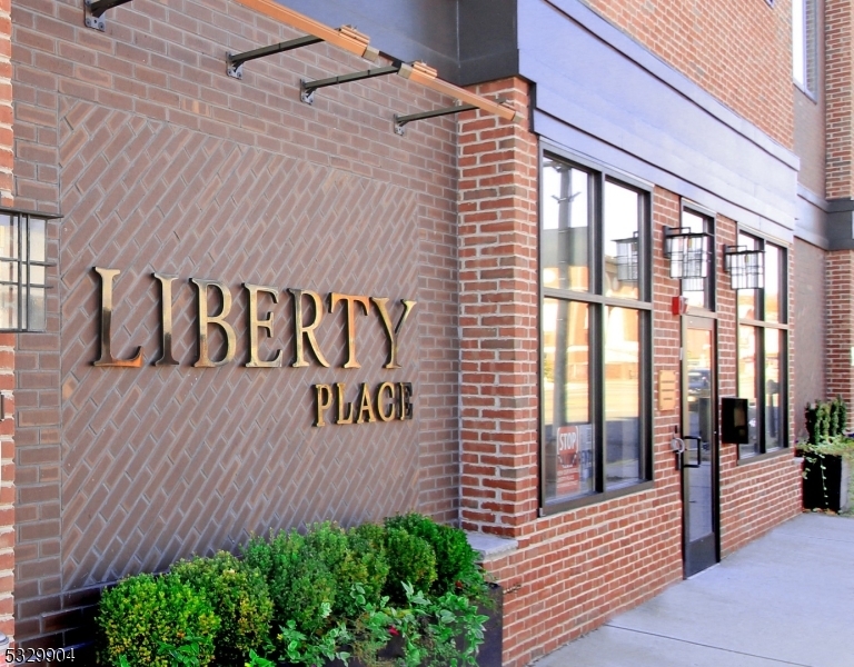 660 Bloomfield Ave, Unit 407  Bloomfield Twp. NJ 07003 photo