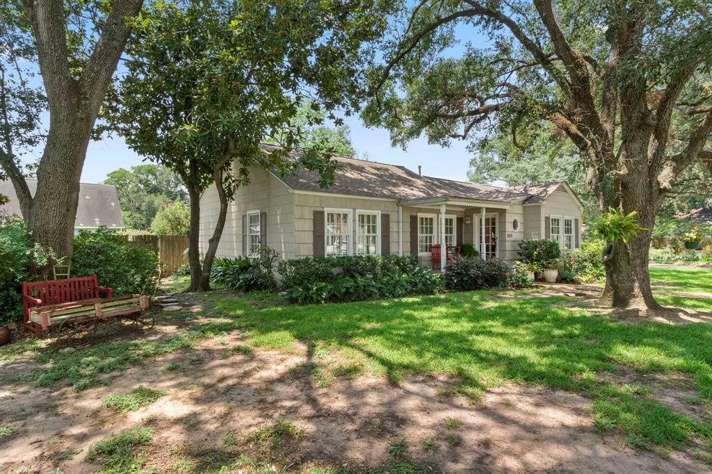 Property Photo:  1315 Avenue C  TX 77493 