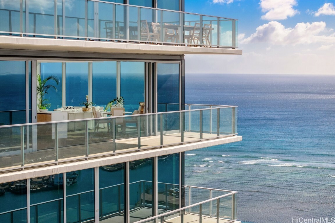 Property Photo: 1118 Ala Moana Boulevard 3001 HI 96814